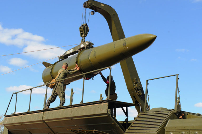Російські окупанти анонсували ракетні удари по західних областях України 8 травня