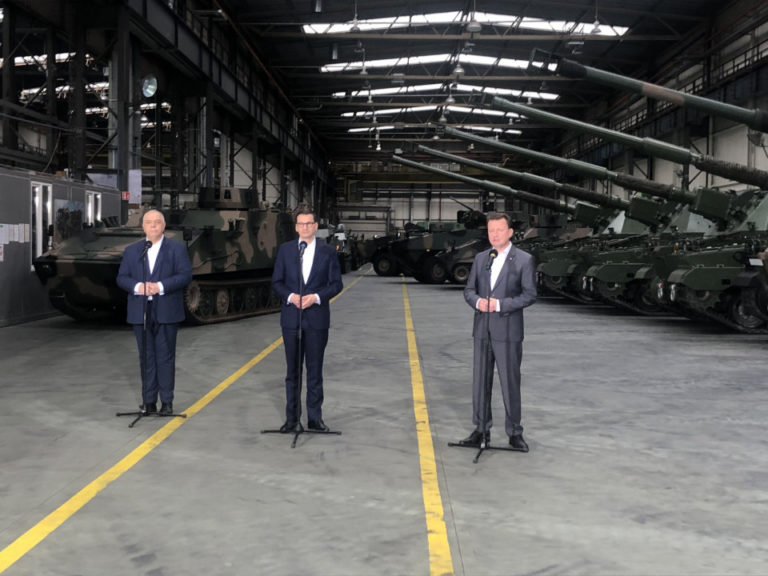 Польща та Україна підпишуть найбільший за 30 років контракт на постачання зброї