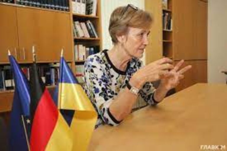 “Вже дуже скоро в ці дні”: пані посол Німеччини анонсувала швидке прибуття важкої зброї до України