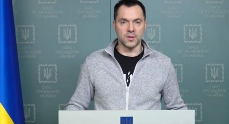 “Помилка аналітиків”: Арестович пояснив, чому Україні не допомогали до 24 лютого