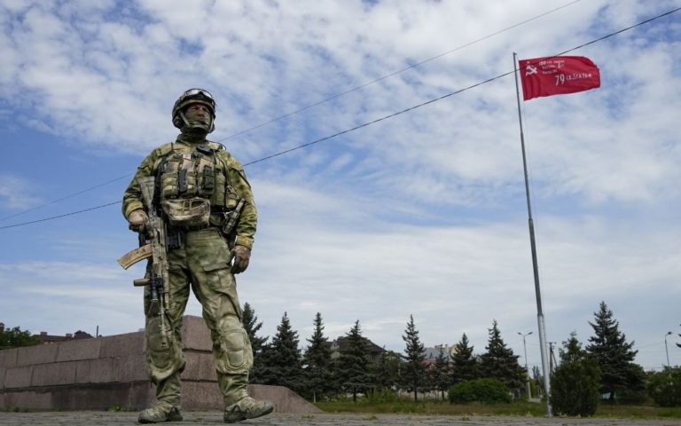 Херсонщину звільнятимуть: жителів закликають виїхати з області, щоб полегшити роботу ЗСУ