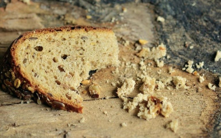 Єдиний смаколик – хліб: на Київщині посивілі діти від пережитого і досі просять домашніх паляниць