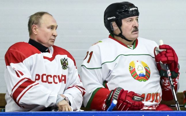 “Нащо було ображати Путіна”: Лукашенко розповів свою версію, чому Росія вбuвaє українців