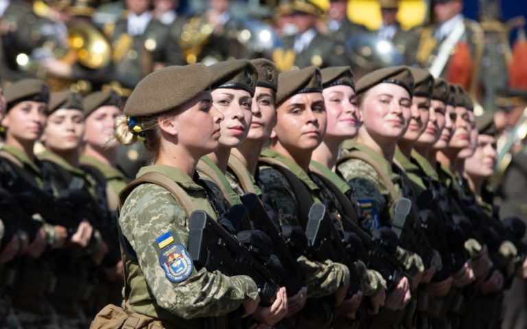 Військовий облік жінок в умовах воєнного стану: Чи будуть мобілізовувати військовозобов’язаних жінок