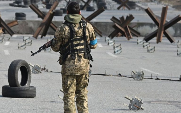 “Панам можна, а кріпакам – ні”, “Ви хочете нову Бучу?”: як українці відреагували на обмеження у пересуванні Україною