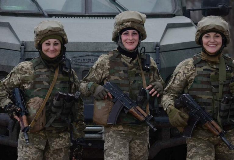 Військовий облік для жінок з 1 жовтня: Повний перелік військовозобов’язаних професій