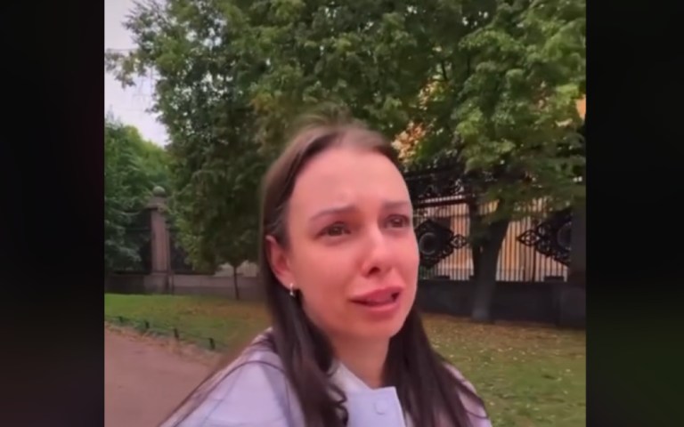 Росіянку не пустили до Німеччини, вона розплакалася просто на камеру
