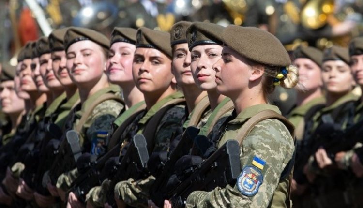До 1 жовтня жінки з цими професіями повиннi стати на військовий облік: Опубліковано список
