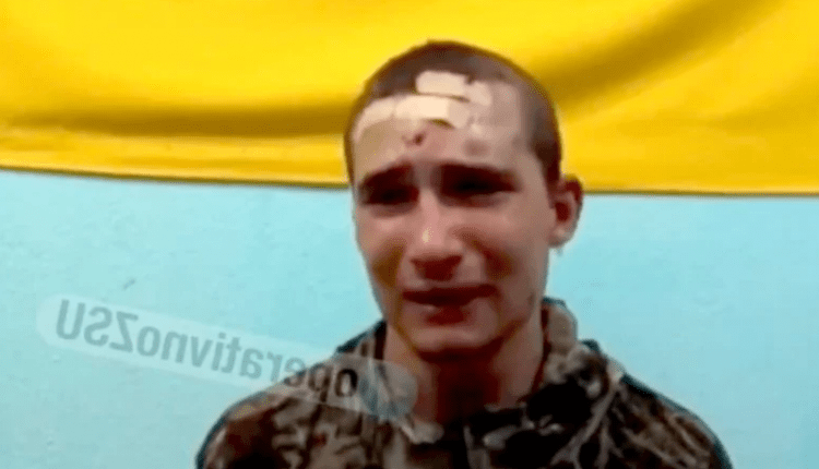 “Мамо, обміняй мене”: Полоненuй російськuй окупант розплакався під час допuту (відео)