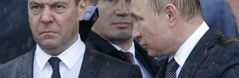 “Челядь виступає проти царя?”: Медведєв публічно образив Путіна