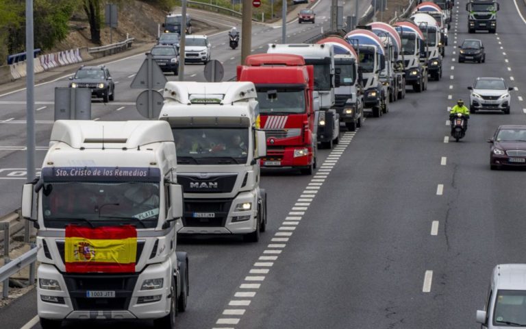 Зеленський затвердив угоду з ЄС про “транспортний безвіз”: що це означає