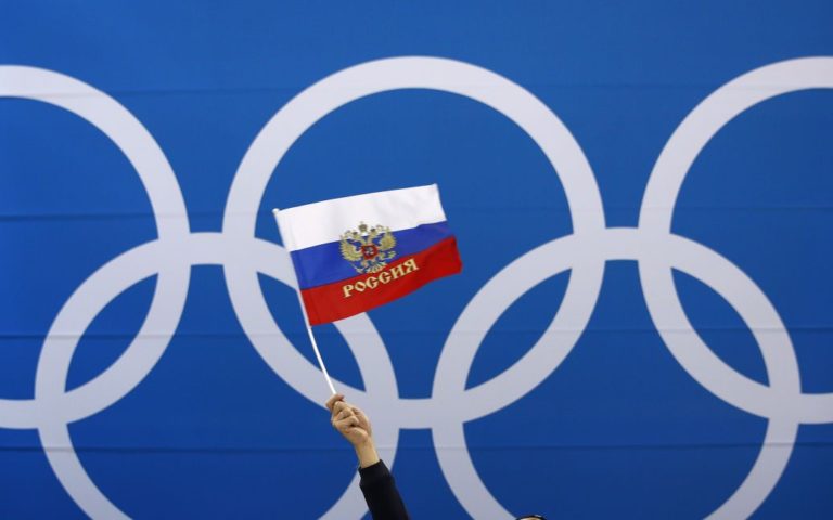 На міжнародних змаганнях не повинно бути російських прапорів, кольорів та символів – заява МОК