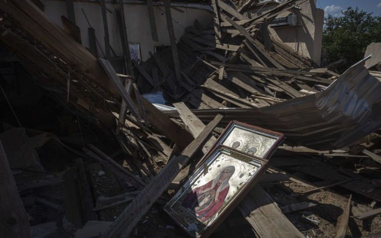 Окупанти зруйнували на Луганщині понад 11 тис. будинків, компенсації отримали лише 60 сімей – Гайдай