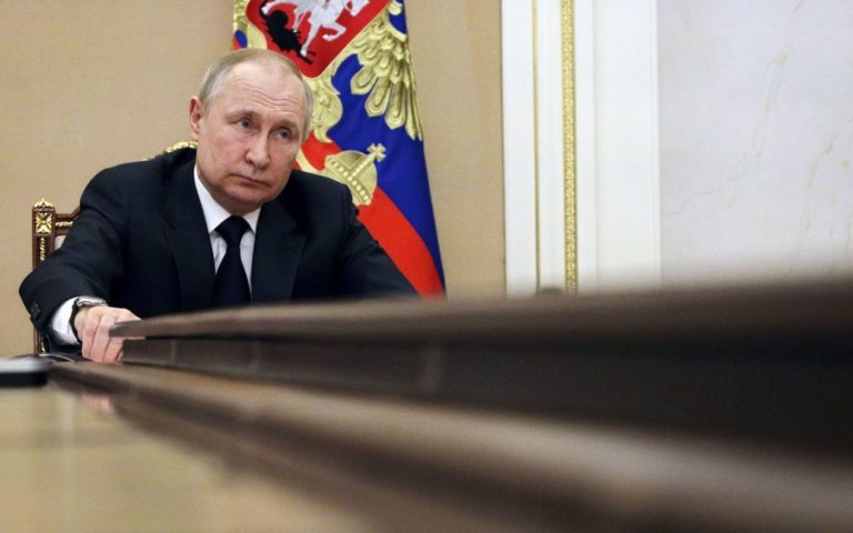 Путін доручив ФСБ “посилено” захищати Кримський міст
