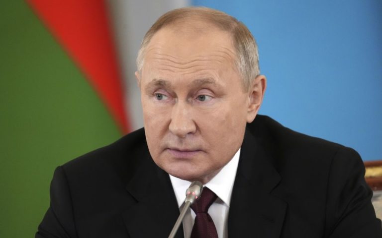 “Геронтократичний маразм”: Безсмертний пояснив, навіщо Путін їде на саміт G20