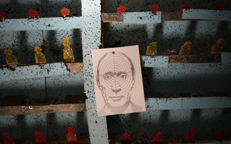 Російські “еліти” хочуть смeртi Путіна, але бояться самі його усунути — Фейгін