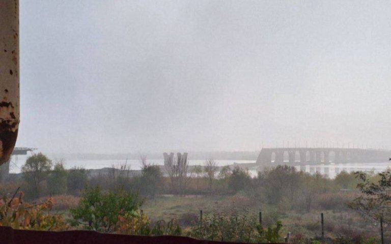 Ворог здійснив підрив Антонівських мостів для ускладнення подальшого пересування українських військ – ОК “Південь”