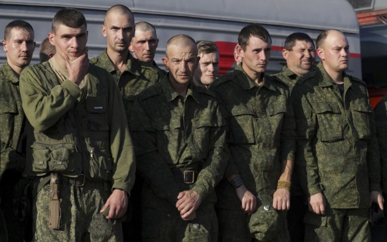 Російські ЗМІ заявляють, що у війні в Україні загинуло лише понад 100 “мобіків”