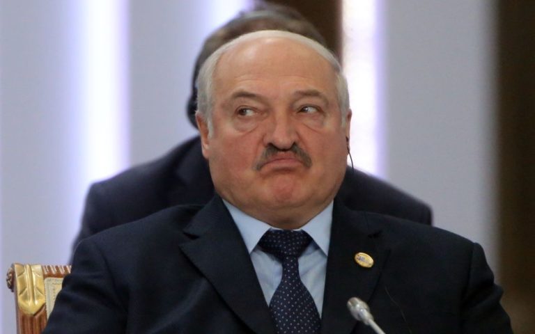 Лукашенку примарилось, що українці “невдоволені Зеленським”: він запропонував альтернативу