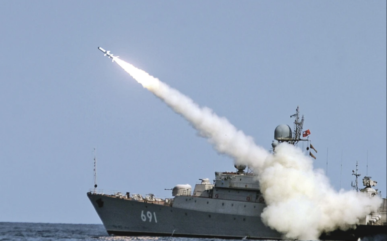 В Чорному морі вперше за кілька днів з’явився ракетоносій з 8 “калібрами” на борту – ОК “Південь”