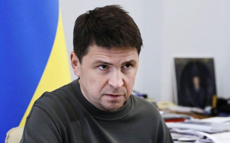 “Здавання України не буде” – Подоляк про таємні переговори Заходу з Путіним