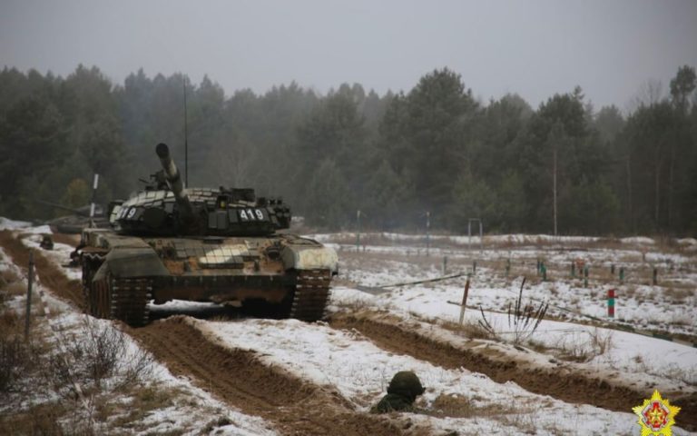 Військова техніка Білорусі помічена біля литовського кордону: відео