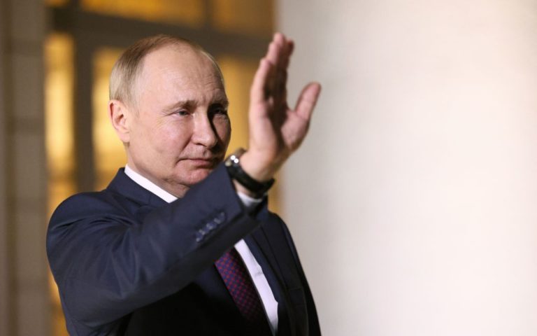 “Це жахливо”: Путін – про ракетні удари “прямо по житлових кварталах”