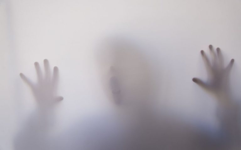 Заявила, що в них “вселився диявол”: росіянка жoрстокo вбuлa трьох своїх дітей