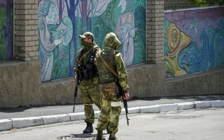 Чому окупанти в Україні запроваджують затяжну комендантську годину: названо дві причини