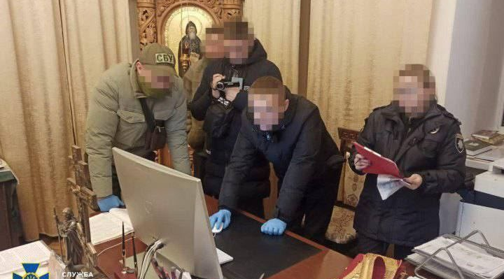 На Буковині в єпархії УПЦ МП знайшли ноутбук із дитячою порнографією: відкрито кримінальне провадження