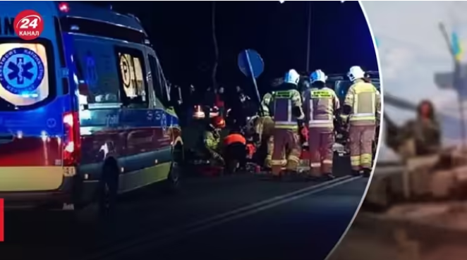 Пасажири все бачили: У Польщі автобус розчавив водія українського автобуса