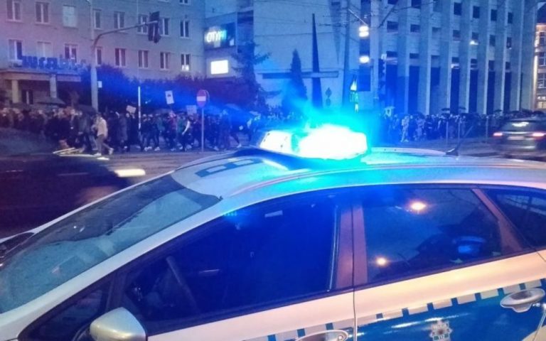 “Був дуже збуджений і агресивний”: у Польщі українець відкусив жінці шматок вуха і вкрав її авто