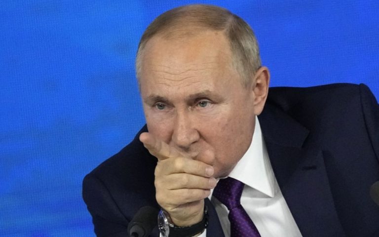 Росіяни не припинили обстріли після оголошеного “різдвяного перемир’я” Путіна – Пентагон