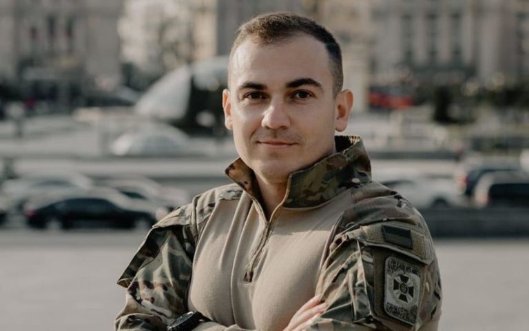 “Маю надію, що мене не посадять”: відомий телеведучий Несміянов, який від березня на фронті, отримав повістку (фото)