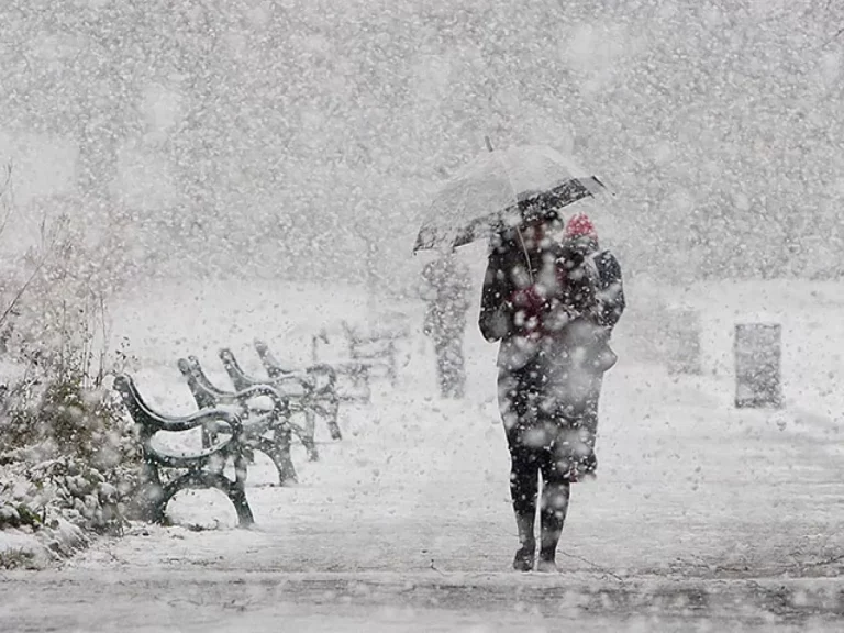 Україну огорнуть сильні снігопади: Синоптики розповіли про шторм