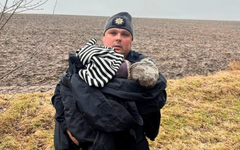 Дворічного хлопчика на Кіровоградщині знайшли за 4 кілометри від дому: фото