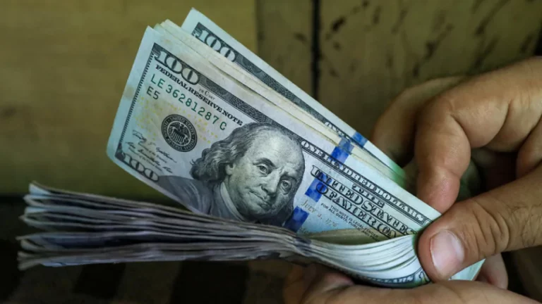У Нацбанку заявили про відмову від фіксованого курсу долара: Що це означає для українців