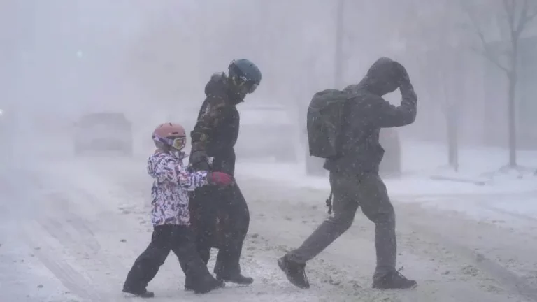 Україну атакує сніговий шторм: Синоптики розповіли, де чекати “зимового Армагеддону”