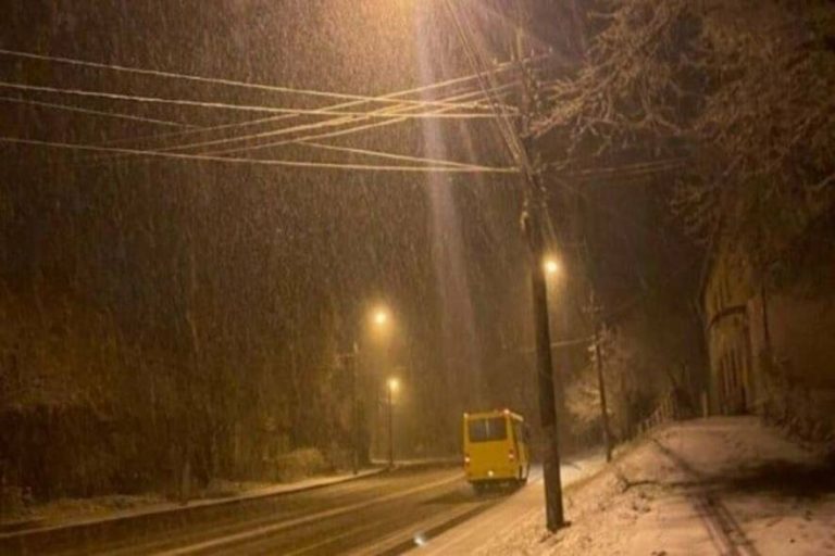 “Жахливий снігопад хлине на цю область України прямо завтра, дикий холод триматиметься у регіоні цілий тиждень”: синоптики про сніг у квітні