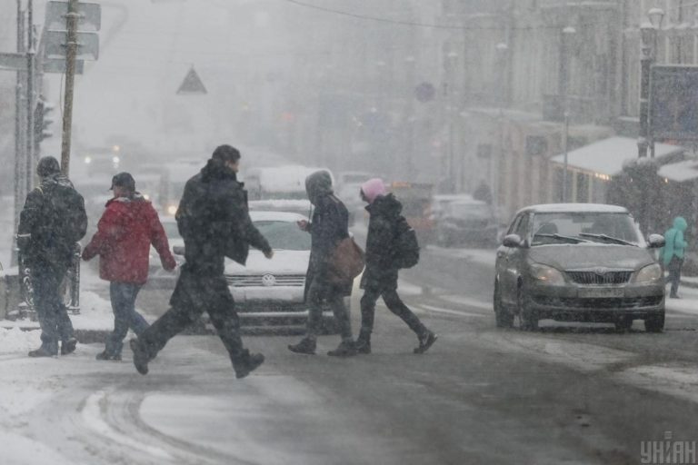 В Україну мчить мокрий сніг: Синоптики попередили про морозний тиждень
