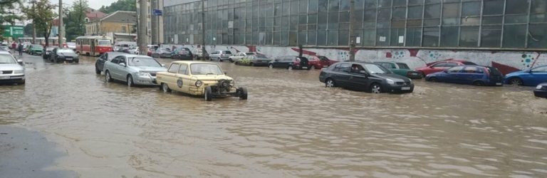 “Жахлива гроза суне в конкретні області України, страшна негода накриє ці області вже завтра”: синоптики про погоду