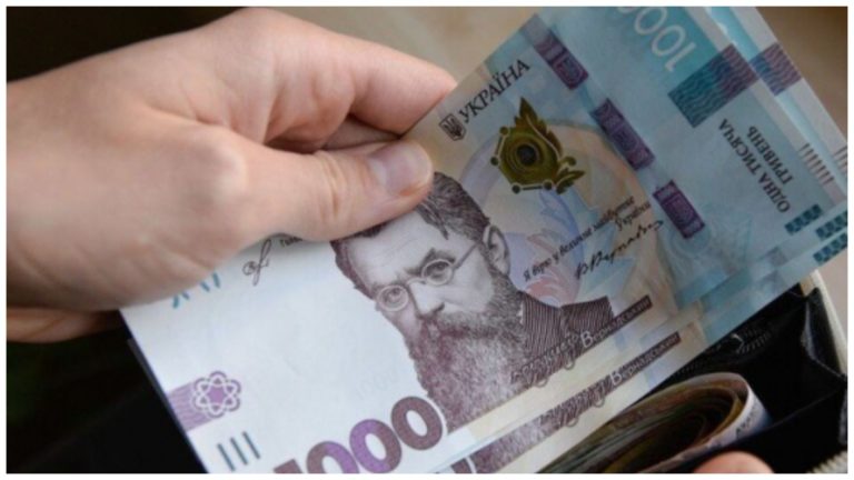 Українці за раз можуть отримати 10 пенсій