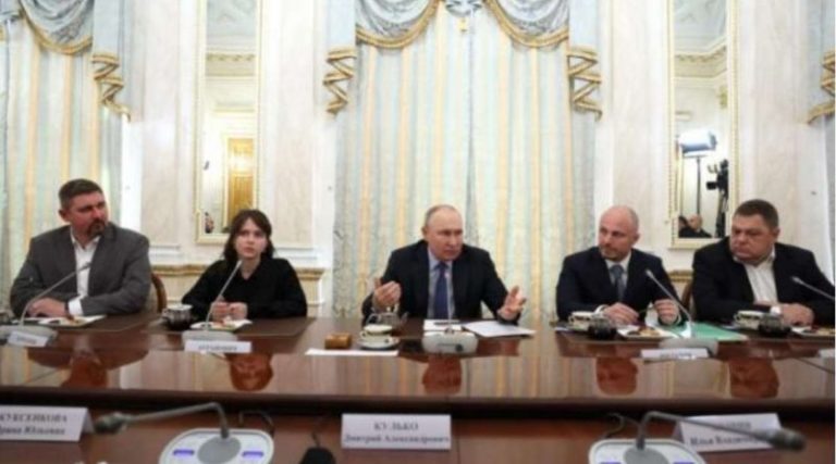 Навіть мобілізація не потрібна: Путін задумався, чи потрібно знову йти на Київ, і тут же ухвалив рішення
