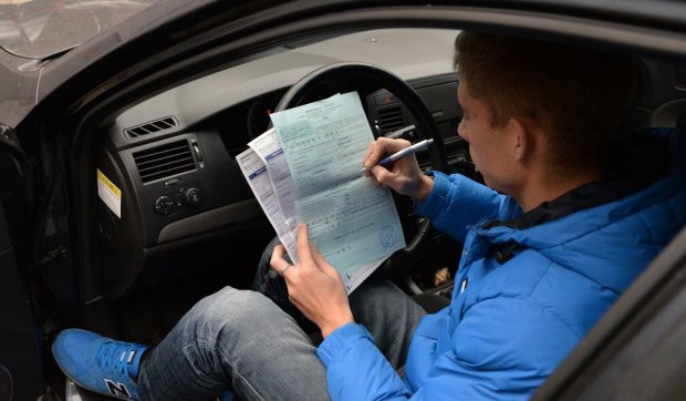 У водіїв ноги стали ватними: процедуру перевірки авто в Україні змінили – як тепер