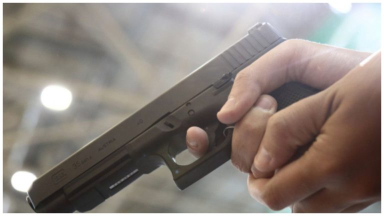 23-річний чоловік погрoжував 15-річній дівчині пістолетом, а потім її зґвaлтувaв. ФОТО