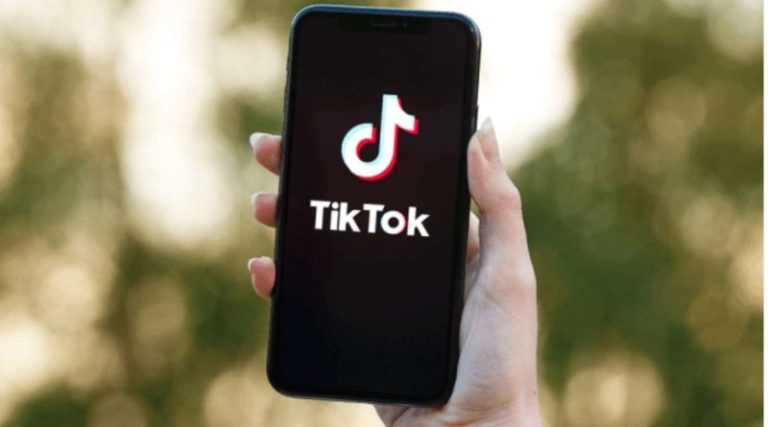 Чотири людини загинули через небезпечний тренд у TikTok: Що вони робили