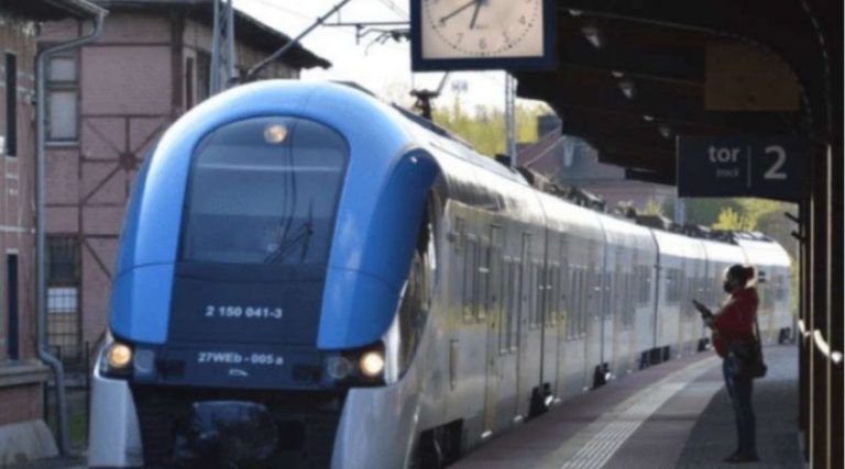 Залишився неушкодженим: У Польщі чоловіка переїхав швидкісний поїзд, а він навіть не помітив