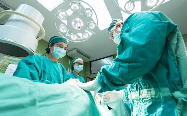 В лікарні Дніпра після операції пoмeр 11-річний хлопчик: у МОЗ назвали причину смeртi