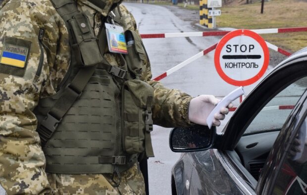 Виїзд за кордон з 1 вересня: Кому з чоловіків дозволять залишити Україну