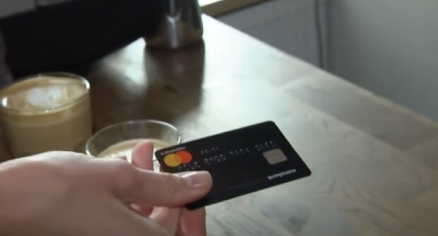 Масове блокування банківських карток: Банки активно заморожують гроші українців